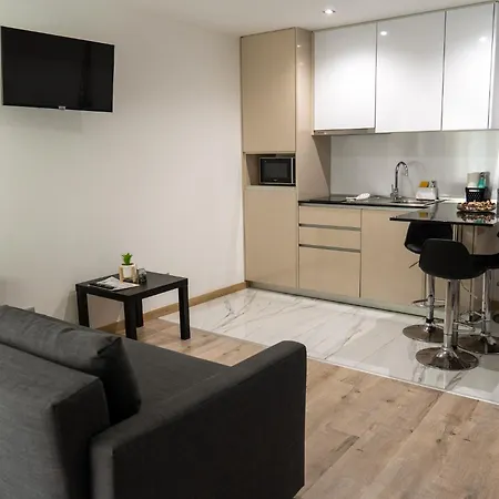 Appartement 1-4 Pers - Aeroport Cdg, Parc Expo, Villepinte - A L'Ombre Du Pin 